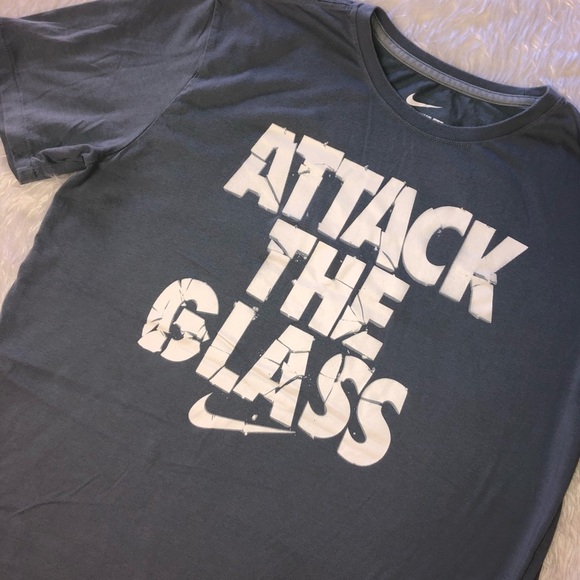 Nike Tee - Picture 3 of 4